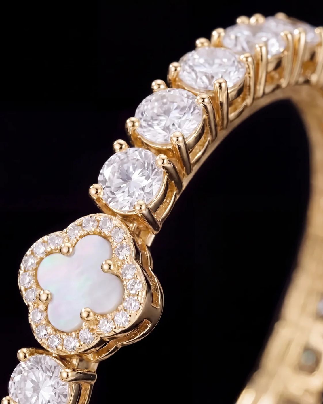 Clover Bracelet | Nacre Gold