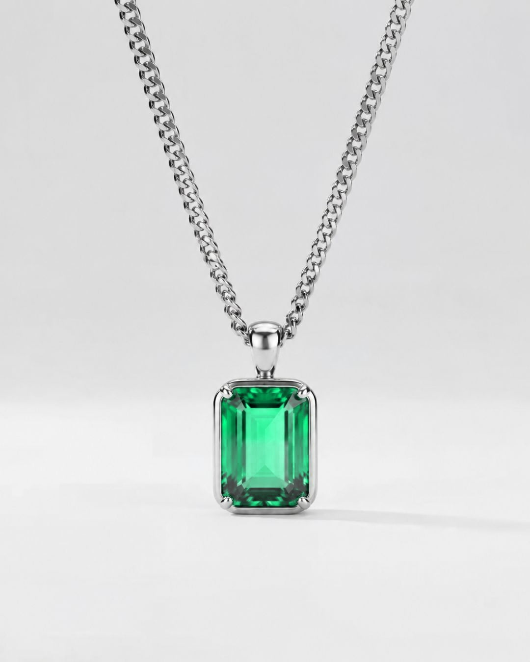 Emerald Pendant Necklace | 3 Carat