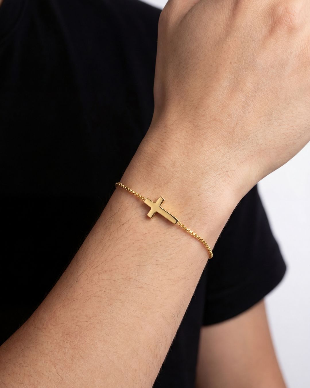 Minimal Cross Bracelet | Gold
