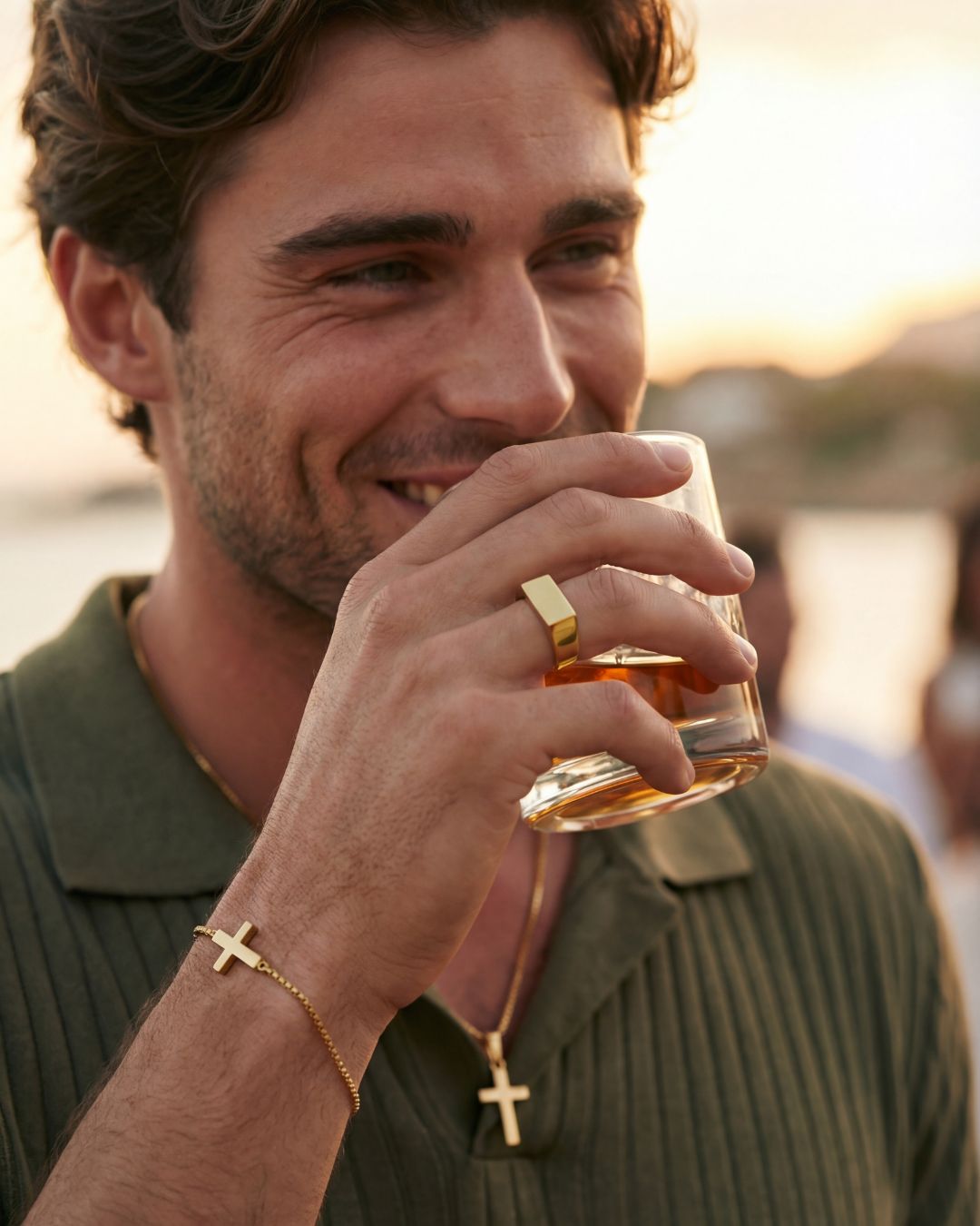Minimal Cross Bracelet | Gold