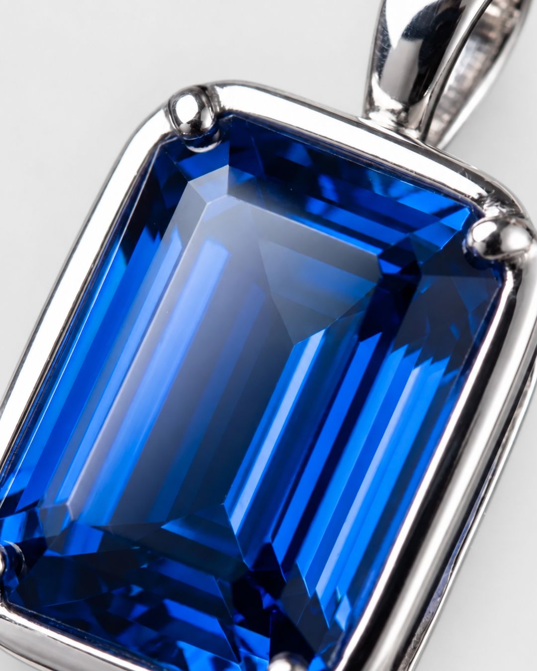 Sapphire Pendant Necklace | 3 Carat